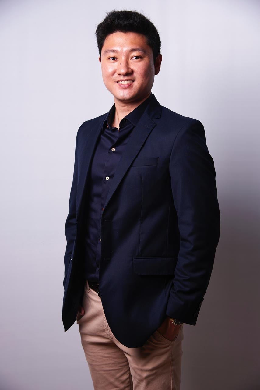 Dr Matheus PHOTO-2025-11-05-17-14-08